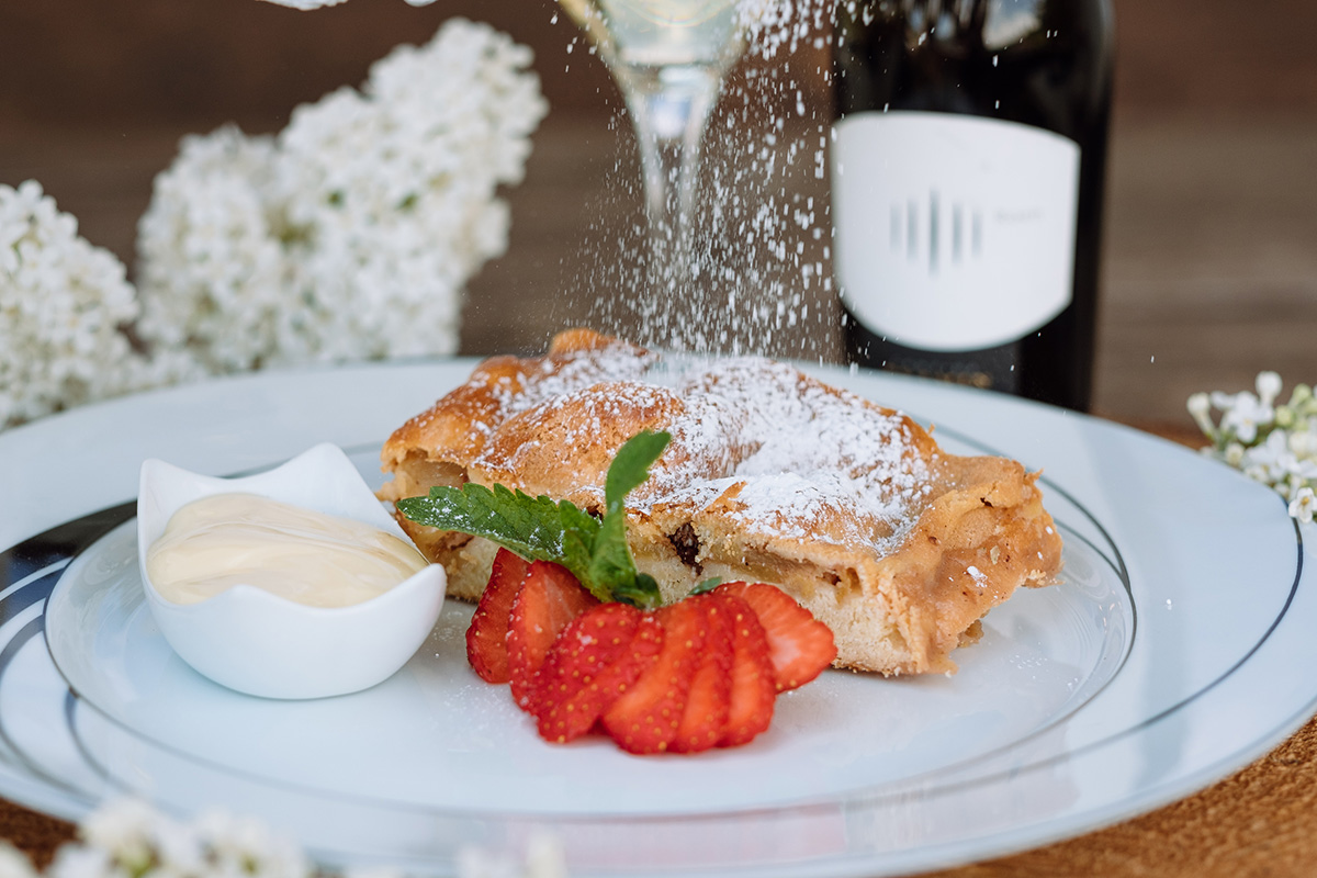 Apple strudel 
