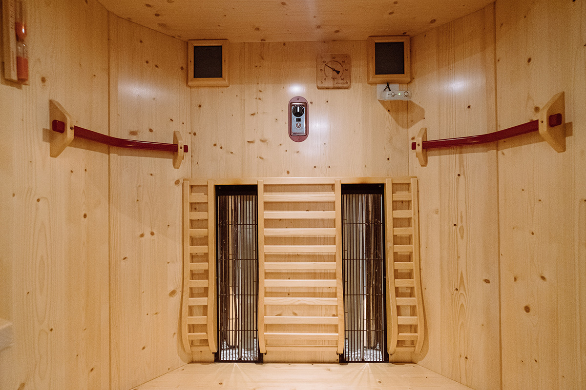 Infrared sauna 